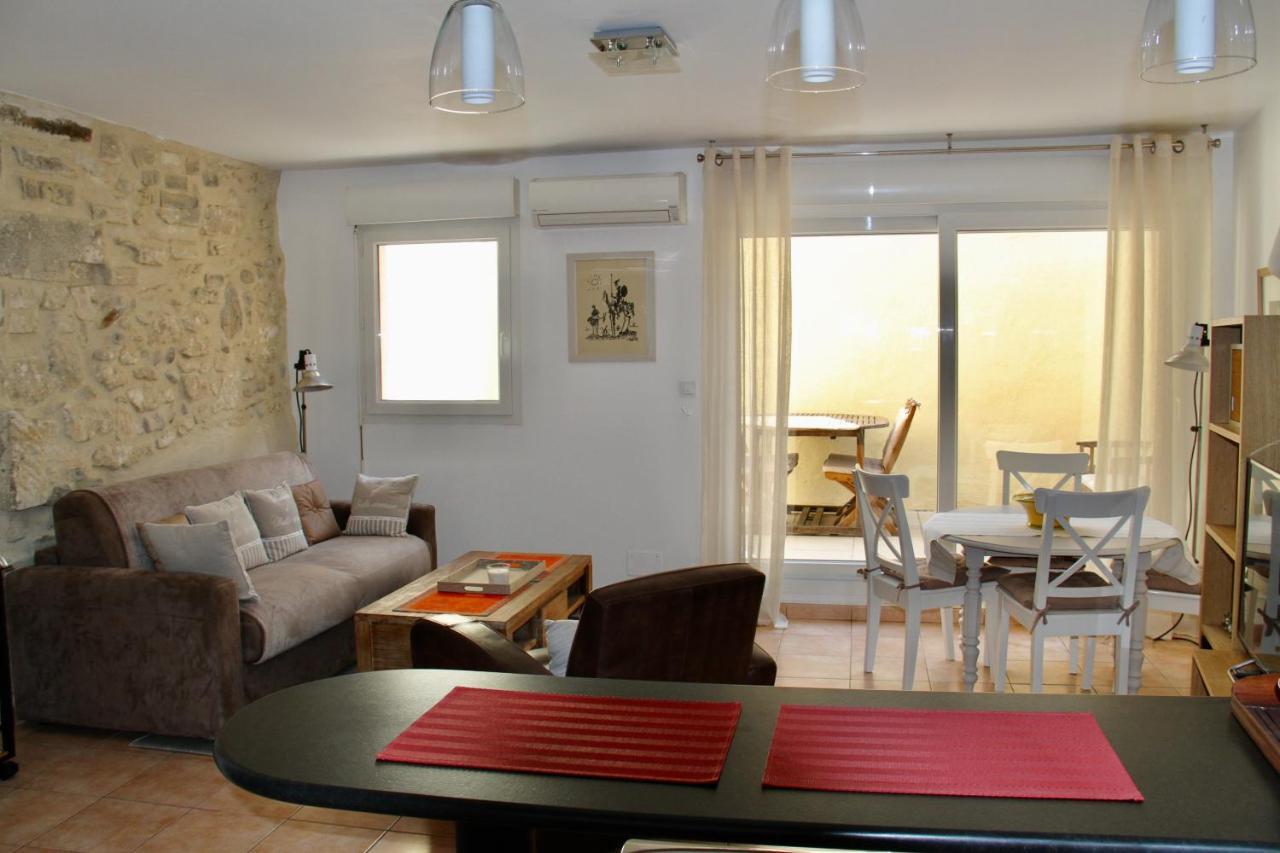 Agreable Maison De Ville Eyragues Kültér fotó