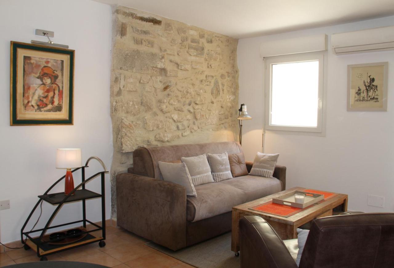 Agreable Maison De Ville Eyragues Kültér fotó