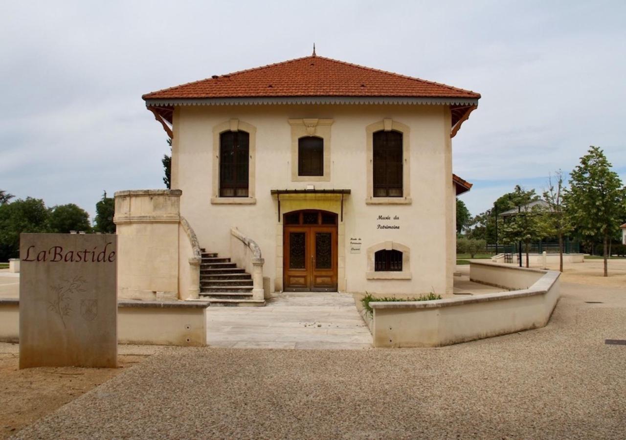 Agreable Maison De Ville Eyragues Kültér fotó