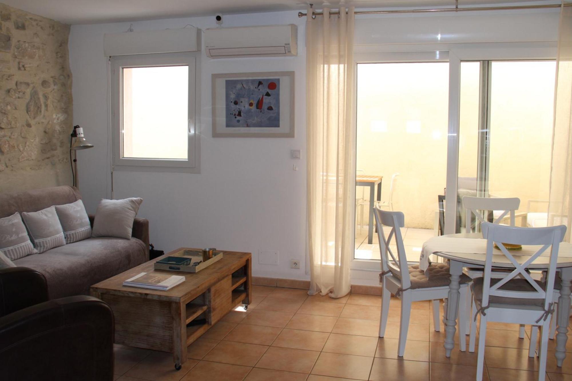 Agreable Maison De Ville Eyragues Kültér fotó